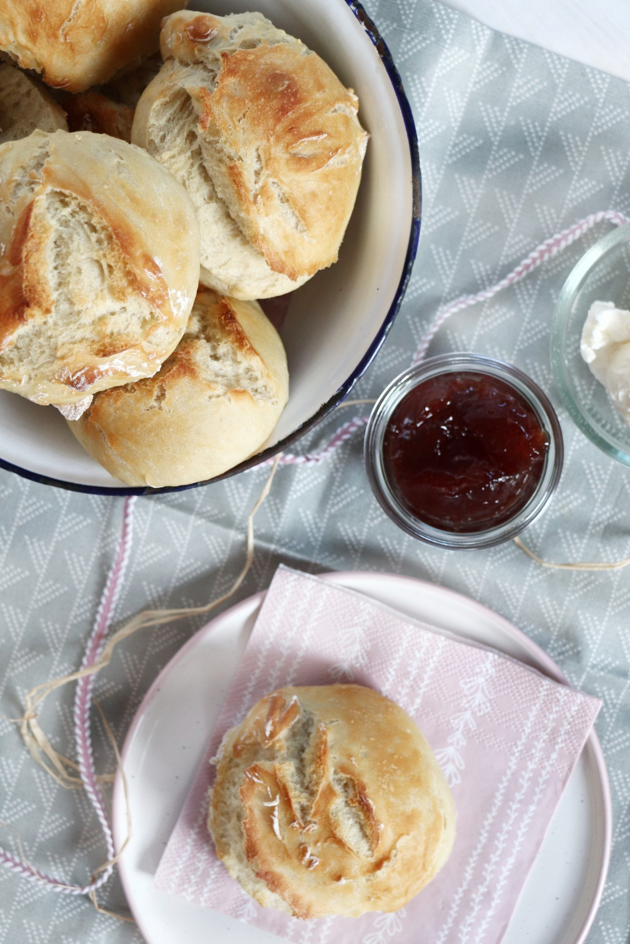 Rezept für Sonntagsbrötchen: Schweizer Bürli - Lavendelblog