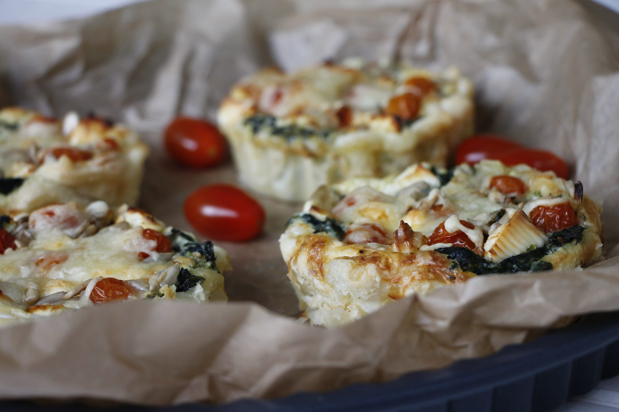 Herzhaftes Fingerfood: Kleine Quiche mit unterschiedlichen Füllungen ...