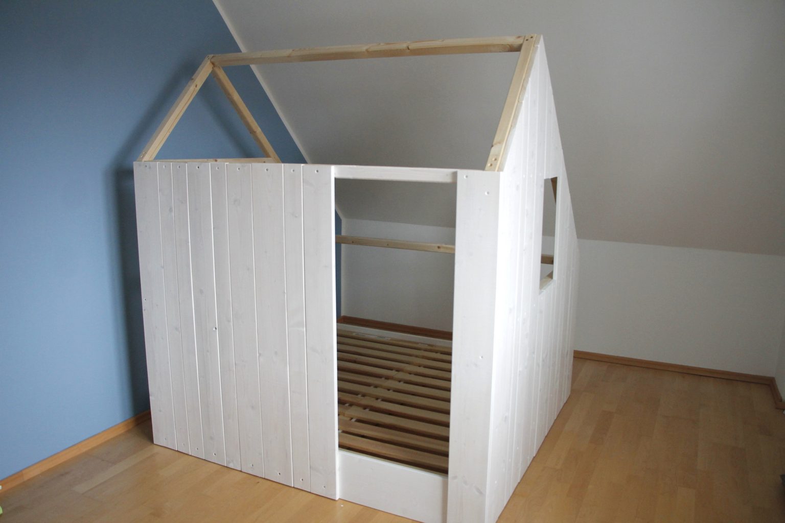 Kinderzimmer-Spielhaus selber bauen: Holz-Projekt für ...