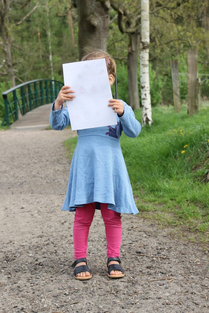 Mit Kindern Die Natur Entdecken Naturbingo Ein Suchspiel Fur