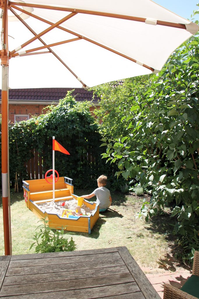 Spielecke im Garten für Kinder gestalten Ideen &amp; Must