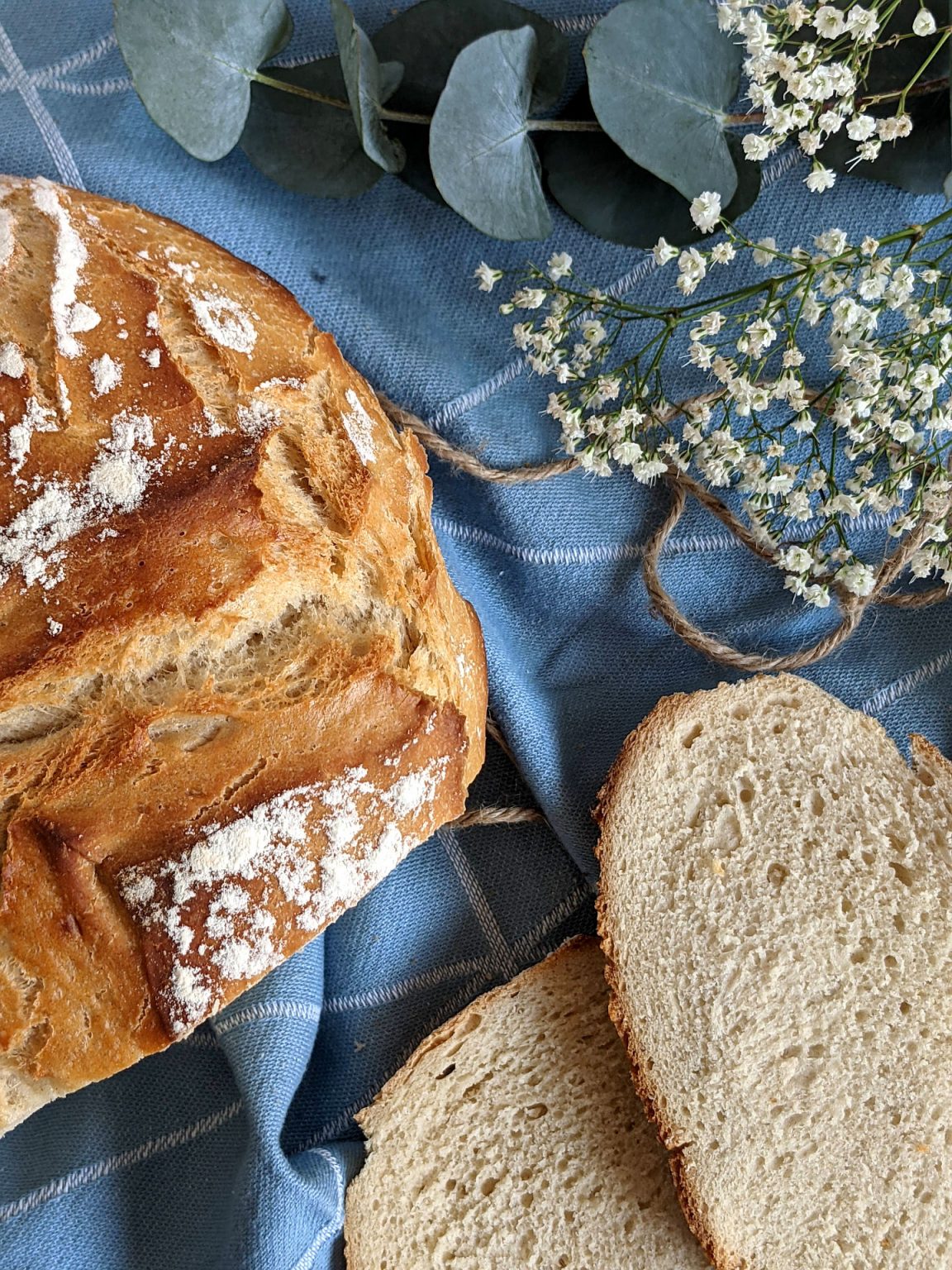 Knuspriges Joghurtbrot: Rezept für ein einfaches Topfbrot - Lavendelblog