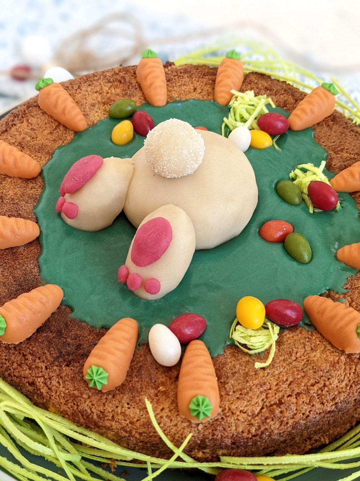 Rezept: Möhrenkuchen ohne Mehl als Ostertorte - Lavendelblog