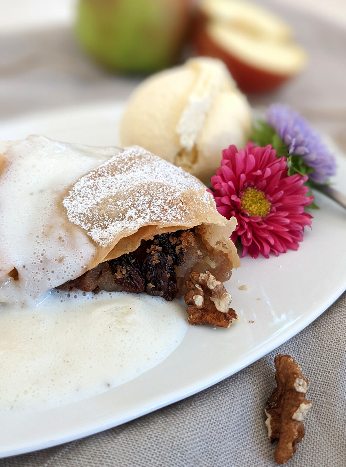 Rezept: Apfelstrudel mit karamellisierten Walnüssen - Lavendelblog