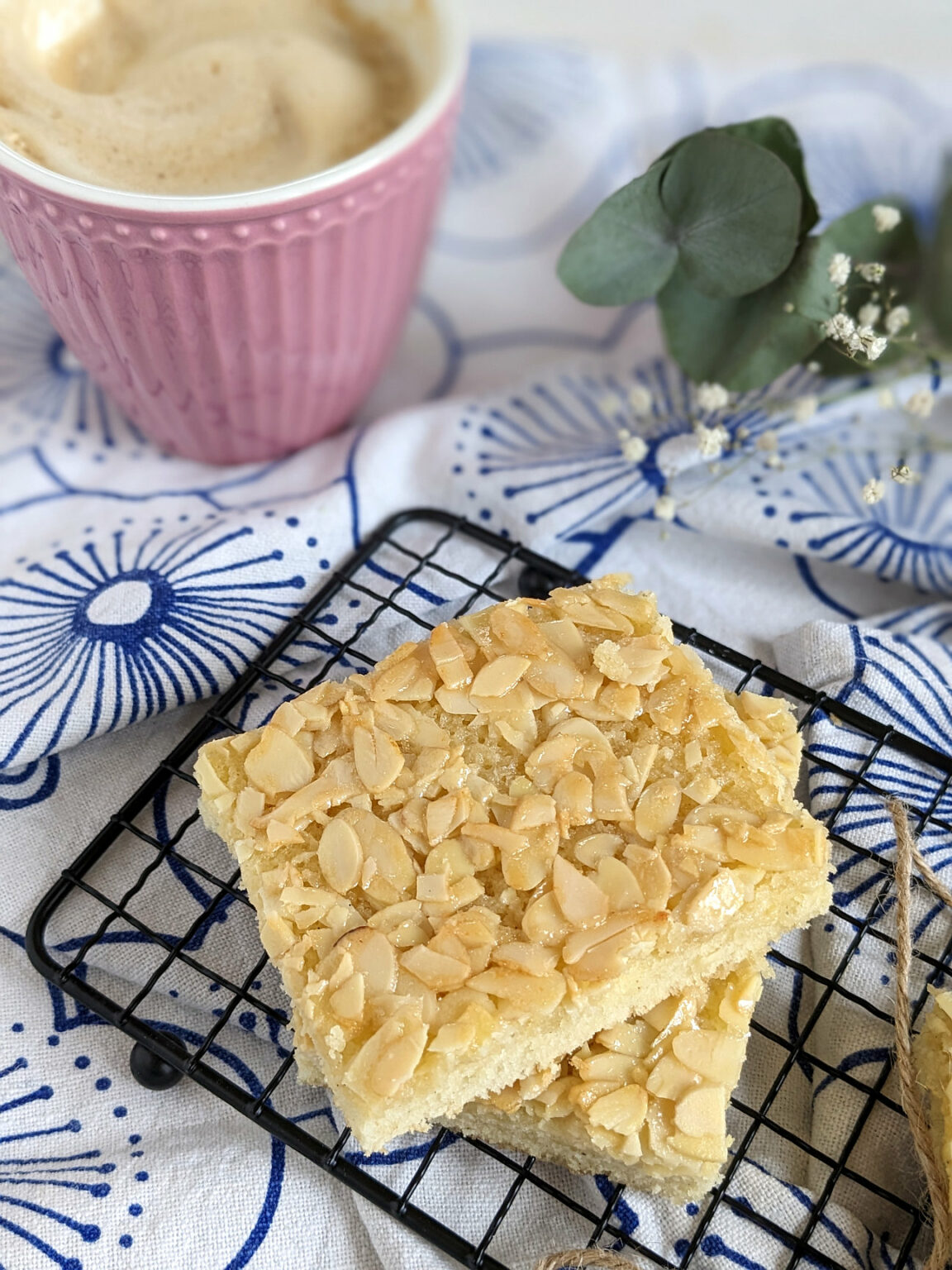 Becherkuchen-Rezept: Ideal als schneller Blechkuchen - Lavendelblog